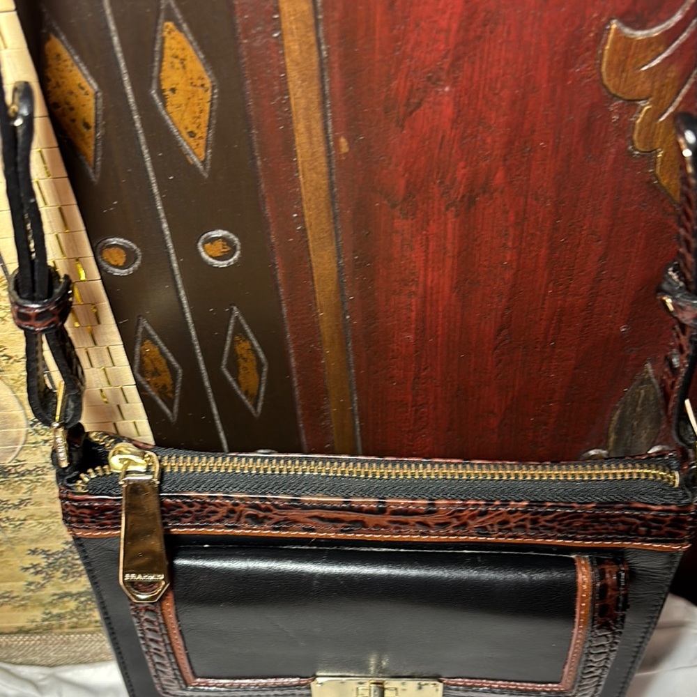 Brahmin Crossbody Bag Black Brown Tan Leather Gold Accents 8”Lx7”Hx1.5”D VGVC - Picture 10 of 17